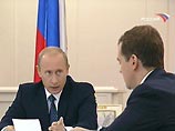 Опоздавший на час Владимир Путин предложил всем участникам "не радоваться тому, что уже сделано, а сосредоточиться на том, что уже предстоит сделать", и передал слово Медведеву