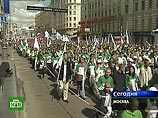 На подъезде к Москве более тысячи автомобилей стояли несколько часов в "пробке" На подъезде к Москве более тысячи автомобилей стояли несколько часов в "пробке"