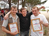 Сменив деловые костюмы на шорты и купальники, несколько потенциальных законодателей собрались в минувшие выходные на пляжной вечеринке в городе Липецке, расположенном примерно в 350 км от Москвы Сменив деловые костюмы на шорты и купальники, несколько потенциальных законодателей собрались в минувшие выходные на пляжной вечеринке в городе Липецке, расположенном примерно в 350 км от Москвы