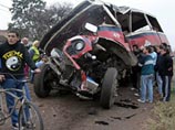 В Аргентине поезд столкнулся с пассажирским автобусом: шесть погибших, 14 раненых В Аргентине поезд столкнулся с пассажирским автобусом: шесть погибших, 14 раненых
