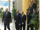 Владимир Путин передаст полномочия председателя ОДКБ президенту Белоруссии Александру Лукашенко, который, в свою очередь, сложит с себя полномочия председателя ЕврАзЭС