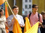 Как сообщил "Интерфаксу" председатель молодежного движения "Мы" Роман Доброхотов, группа молодых людей собралась на площади у Никитских ворот, откуда они планировали пройти к Пушкинской площади для проведения митинга Как сообщил "Интерфаксу" председатель молодежного движения "Мы" Роман Доброхотов, группа молодых людей собралась на площади у Никитских ворот, откуда они планировали пройти к Пушкинской площади для проведения митинга