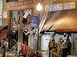Спасатели в американском городе Клинтон в штате Миссури занимаются поиском 10 людей, оказавшихся под обломками рухнувшего в понедельник вечером трехэтажного здания