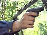 Сотрудники белорусской милиции на Минской кольцевой автодороге открыли стрельбу по гражданину России, который после ДТП бросился на них с ножом Сотрудники белорусской милиции на Минской кольцевой автодороге открыли стрельбу по гражданину России, который после ДТП бросился на них с ножом