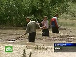 в пруду села Ощутимый Белогорского района произошел резкий подъем уровня воды, что привело к прорыву плотины и подтоплению сельских населенных пунктов