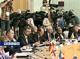 Путин встретился с 44 генпрокурорами Европы, чтобы поговорить о критике закона об НПО и противодействии терроризму Путин встретился с 44 генпрокурорами Европы, чтобы поговорить о критике закона об НПО и противодействии терроризму