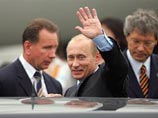 "Засветить" свой товар на высшем уровне - мечта любого бизнесмена. Правда, сделать это удается в основном случайно. Появлению брендов рядом с президентом Владимиром Путиным препятствуют сразу на двух уровнях: в пресс-службе президента и на телеканалах "Засветить" свой товар на высшем уровне - мечта любого бизнесмена. Правда, сделать это удается в основном случайно. Появлению брендов рядом с президентом Владимиром Путиным препятствуют сразу на двух уровнях: в пресс-службе президента и на телеканалах