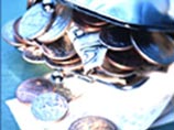 Осмотрел кошелек мужчины, вернул, потом осмотрел кошелек женщины и также вернул с извинениями, после чего попрощался и исчез Осмотрел кошелек мужчины, вернул, потом осмотрел кошелек женщины и также вернул с извинениями, после чего попрощался и исчез
