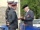 Накануне саммита G8 Санкт-Петербург зачищают от оппозиционеров на дальних рубежах Накануне саммита G8 Санкт-Петербург зачищают от оппозиционеров на дальних рубежах
