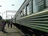 На станции Илецк сотрудники Южно-Уральского УВДТ совместно с пограничниками проверяли пассажирский поезд Москва- Ташкент и в вагоне-ресторане под холодильником нашли четыре взрывных устройства