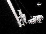 Астронавты США столкнулись в открытом космосе с рядом нештатных ситуаций, сообщила представитель космического Центра NASA имени Джонсона Брэнди Дин