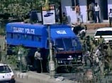 По данным AP со ссылкой на источники в полиции, в результате шести взрывов на трех железнодорожных станциях в окрестностях индийского города Мумбаи, получили ранения десятки человек