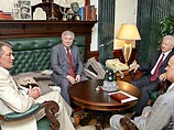 Президент Украины Виктор Ющенко и председатель Верховной Рады Александр Мороз ищут компромисс с целью возобновления полноценной работы парламента страны. Встреча проходит в секретариате главы государства