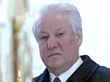Экс-президент  Ельцин прибыл на родину в Екатеринбург, где посетил трубный завод и церквушку 