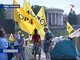 Два депутата от Партии регионов и блока Юлии Тимошенко вступили в потасовку из-за места расположения палаток активистов этих двух политических сил