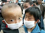 Вспышка "бассейновой лихорадки" поразила Японию, где число заболевших, как полагают, исчисляется сотнями тысяч. Около 90% пострадавших от этого вирусного заболевания - дети в возрасте до 9 лет