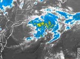 Как отмечают специалисты из Национального центра по наблюдению за ураганами в Майами (штат Флорида), в настоящее время шторм находится уже примерно в 200 км к юго-востоку от города Нью-Йорк и движется на север со скоростью 17,5 км/ч
