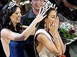Победительница получила из рук обладательницы титула "Мисс Вселенная-2005" канадки российского происхождения Натальи Глебовой роскошную диадему из бриллиантов и жемчуга стоимостью 250 тыс долларов, изготовленную японским ювелиром Микимото
