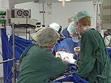 Врачи больницы "Гайлэзерс" в Риге заявили журналистам, что и ранее бывали случаи, когда приходилось восстанавливать ампутированный частично пенис. Однако впервые половой орган привезли в больницу в пакетике