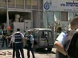 В результате обстрелов в среду ранения различной степени тяжести получили не менее 55 мирных жителей, сообщает газета Jerusalem Post, которая приводит данные израильской медицинской службы "Маген Давид адом"