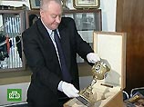 Московский антиквар вернул серебряно-золоченый потир, похищенный из Эрмитажа (ФОТО) Московский антиквар вернул серебряно-золоченый потир, похищенный из Эрмитажа (ФОТО)