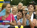 Сторонники Януковича сворачивают палаточный городок перед зданием Рады Сторонники Януковича сворачивают палаточный городок перед зданием Рады