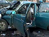 В Чувашии лоб в лоб столкнулись грузовик и "Жигули" В Чувашии лоб в лоб столкнулись грузовик и "Жигули"