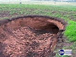 Подземные тоннели загадочного происхождения обнаружены на поле в Красноярском крае (ФОТО)