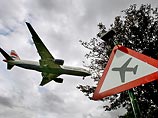 В аэропортах мира принимаются особые меры безопасности на рейсах в США, Великобританию и Канаду