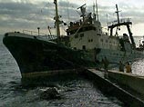 В Охотском море из-за тумана села на мель рыболовецкая шхуна В Охотском море из-за тумана села на мель рыболовецкая шхуна