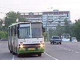 Хотя автобусные автопарки предлагают неплохую оплату труда, в них все равное ощущается нехватка людей, пишет газета "Комсомольская правда"