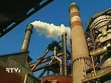 В Череповце трое рабочих погибли, упав с высоты 80 метров В Череповце трое рабочих погибли, упав с высоты 80 метров