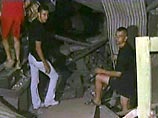 Израильские ВВС нанесли сегодня утром новый удар по сектору Газа. Разрушен дом, где, как утверждают израильские военные, находился склад ракет типа "Кассам"