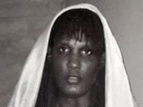 Об этом рассказала поэт и романистка из Судана Кола Буф, которая утверждает, что 10 лет назад она в течение четырех месяцев была сексуальной рабыней бен Ладена