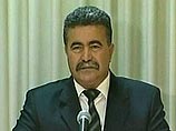 По словам министра обороны Амира Переца, буферная зона - в радиусе двух километров от границы - будет освобождена израильскими войсками только после прибытия миротворцев По словам министра обороны Амира Переца, буферная зона - в радиусе двух километров от границы - будет освобождена израильскими войсками только после прибытия миротворцев