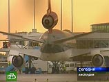 В Амстердаме арестованы 12 пассажиров американского авиалайнера, совершившего экстренную посадку В Амстердаме арестованы 12 пассажиров американского авиалайнера, совершившего экстренную посадку
