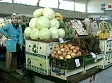 В течение двух лет ГУСХП "Высоковский" при продаже своей сельхозпродукции через фирменную торговую сеть по предъявлении пенсионных удостоверений предоставляет пятипроцентные скидк
