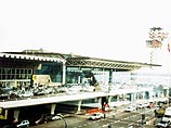 В международном аэропорту Рима на взлетной полосе столкнулись два пассажирских самолета