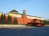 На Красной площади неизвестный предпринял попытку самосожжения
На Красной площади неизвестный предпринял попытку самосожжения