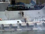 Пожар на авианосце Северного флота "Адмирал Кузнецов": два матроса госпитализированы Пожар на авианосце Северного флота "Адмирал Кузнецов": два матроса госпитализированы