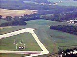 По данным Национального совета транспортной безопасности, рейс 5191 рано утром в воскресенье получил разрешение на взлет с полосы N22 аэропорта Blue Grass в Лексингтоне. Однако самолет вырулил на другую полосу - N26, которая в два раза короче основной 