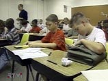 В США работают 3,5 млн учителей, которые в среднем получают по 4 тыс. долларов в месяц В США работают 3,5 млн учителей, которые в среднем получают по 4 тыс. долларов в месяц