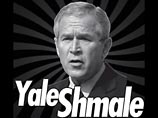 Сайт Yaleshmale.com, встречает посетителей черно-белым портретом Джорджа Буша и надписью: "Окончание университета "Лиги Плюща" не обязательно означает, что вы умны. Если согласны, кликайте здесь"