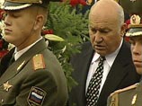 Мэр Москвы возложил цветы к могиле Неизвестного солдата и памятнику Жукову