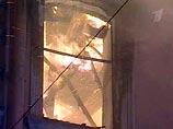 По словам сотрудника МЧС, сообщение о пожаре в квартире на последнем этаже девятиэтажного дома поступило на пульт пожарной охраны в 5:09 по московскому времени. Спасателям удалось ликвидировать пожар уже в 06:13