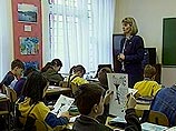 В России же средняя зарплата в области образования, по данным Росстата, менее 6 тыс. рублей, что почти вдвое ниже средней зарплаты