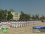 Марокканцы ждали Путина под палящим солнцем на 40-градусной жаре Марокканцы ждали Путина под палящим солнцем на 40-градусной жаре