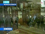 Под землей находится еще 24 шахтера. Поисково-спасательные работы продолжаются. Однако их затрудняют высокая температура под землей, сильная задымленность и загазованность из-за пожара, который локализован, но не потушен Под землей находится еще 24 шахтера. Поисково-спасательные работы продолжаются. Однако их затрудняют высокая температура под землей, сильная задымленность и загазованность из-за пожара, который локализован, но не потушен