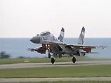 Истребитель Су-30 повторяет беспосадочный полет легендарного Чкалова на 12,5 тысяч км Истребитель Су-30 повторяет беспосадочный полет легендарного Чкалова на 12,5 тысяч км