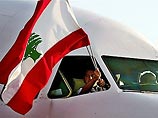 Воздушная блокада Ливана была снята в четверг вечером, международные наблюдатели начали осматривать прибывающие авиалайнеры с тем, чтобы на них не оказалось оружия для боевиков движения "Хизбаллах". 